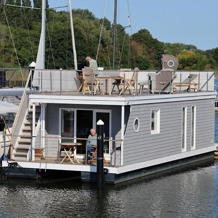 Hotel Hausboot Liliput à Stralsund Extérieur photo