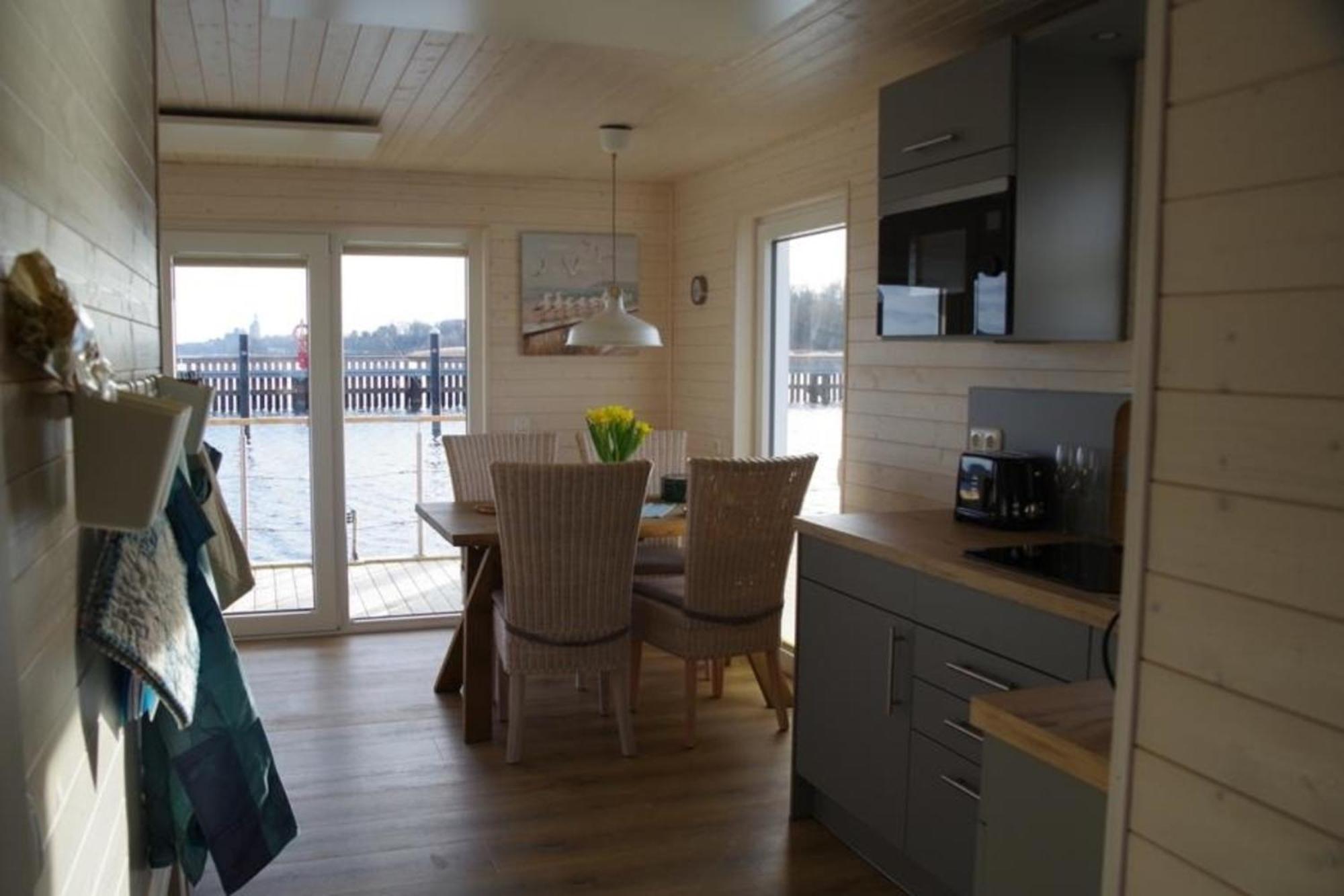 Hotel Hausboot Liliput à Stralsund Extérieur photo