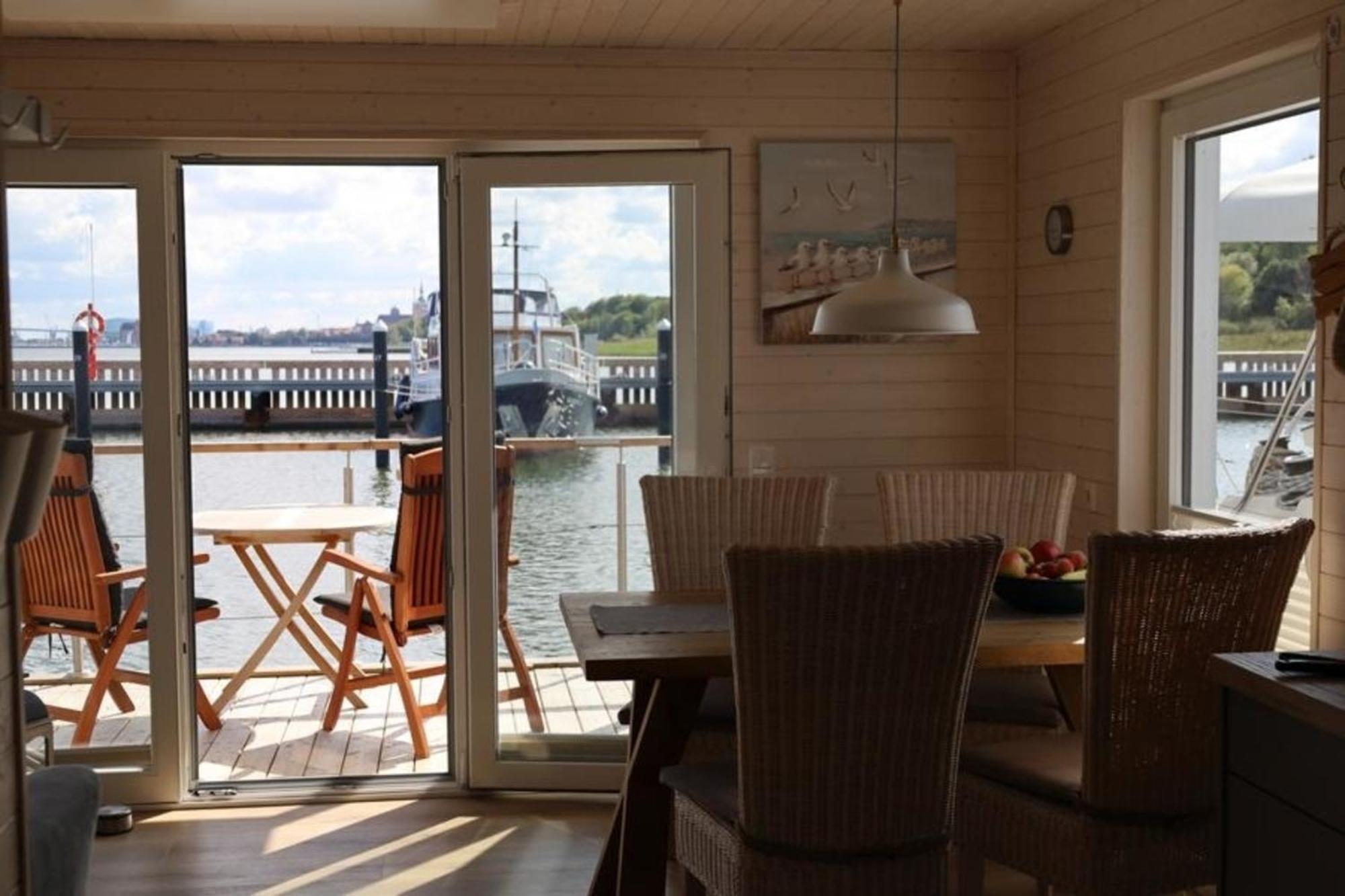 Hotel Hausboot Liliput à Stralsund Extérieur photo