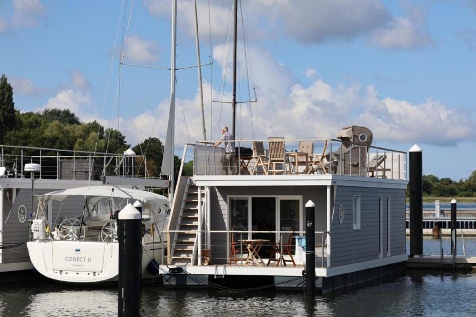 Hotel Hausboot Liliput à Stralsund Extérieur photo