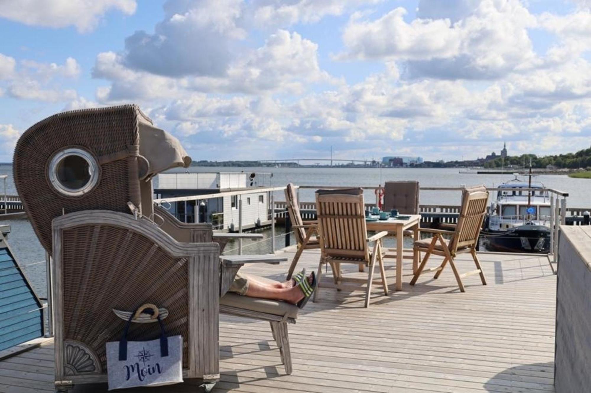 Hotel Hausboot Liliput à Stralsund Extérieur photo